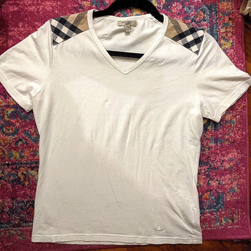 Burberry  t-shirt